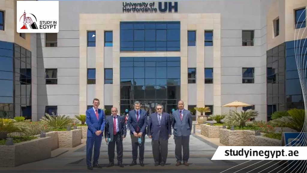 تخصصات جامعة هيرتفوردشاير في مصر